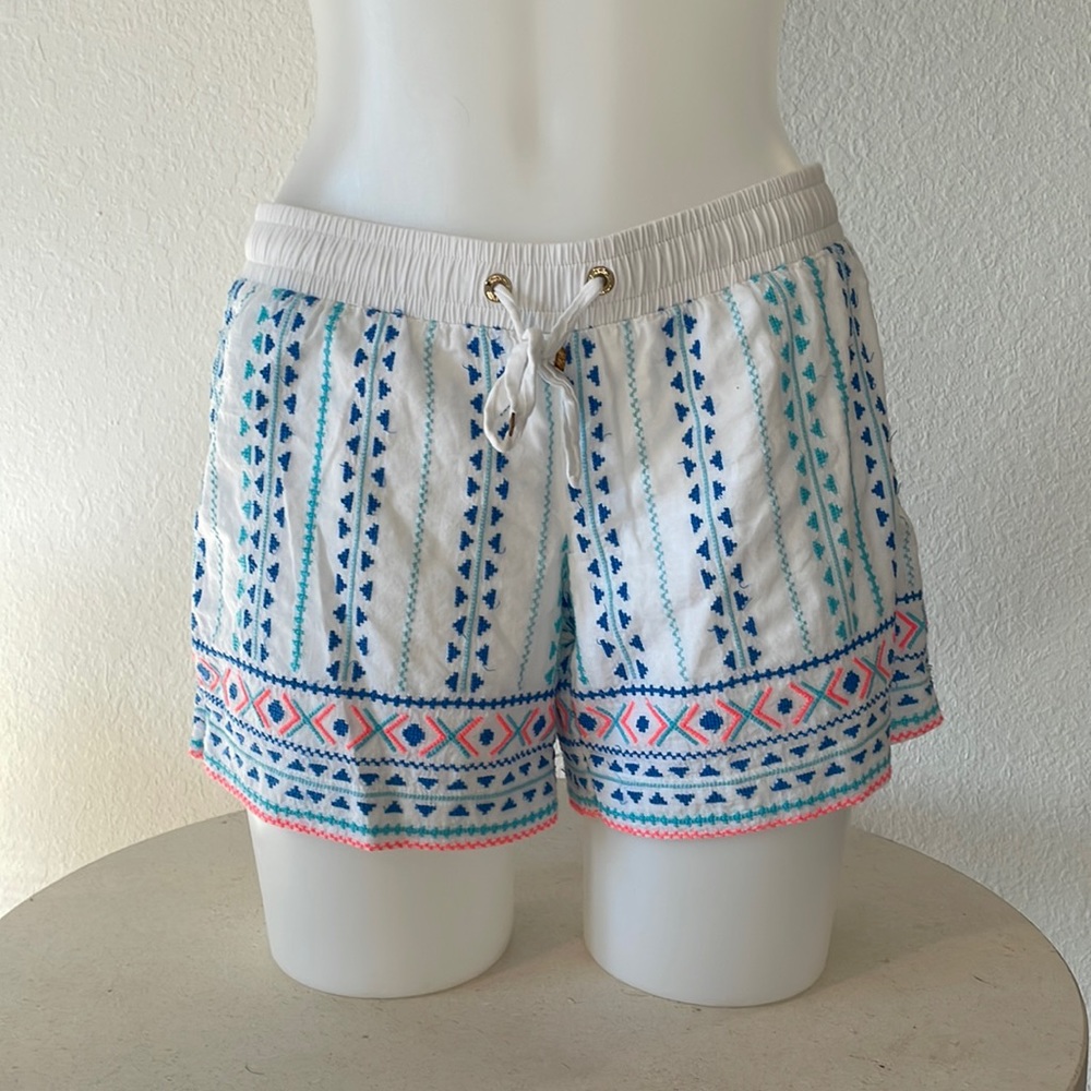 Lilly Pulitzer Aztec printed Katie short size small